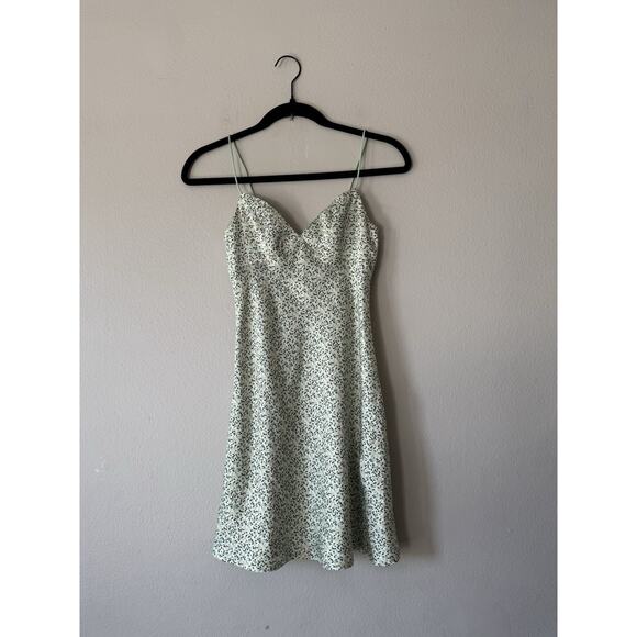 Princess Polly Floral Satin Slip Dress Size 2 Light Green Slit Party Boho Glam - Picture 1 of 8